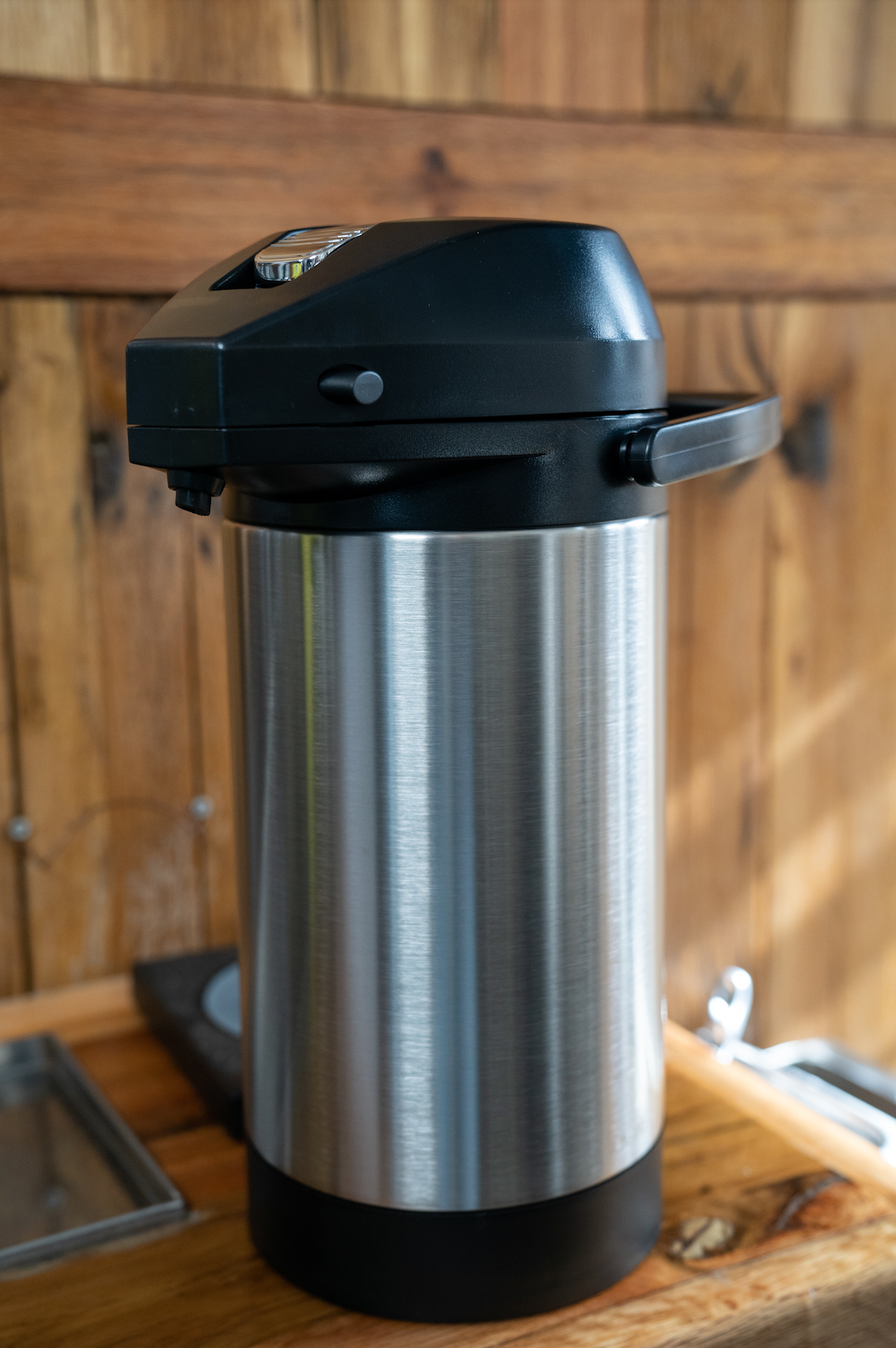 Fetco D041 3 Liter Stainless Steel Lined Airpot with Lever